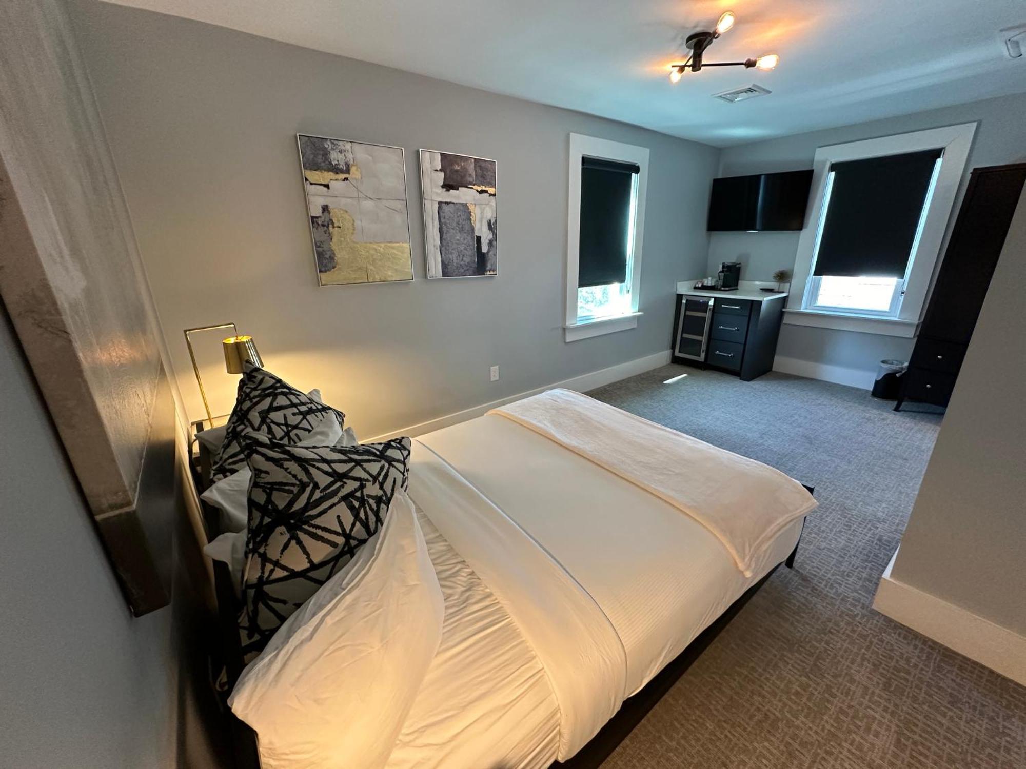 Entire Modern 7 Unit 7 Bath Boutique Inn نيوبورت المظهر الخارجي الصورة