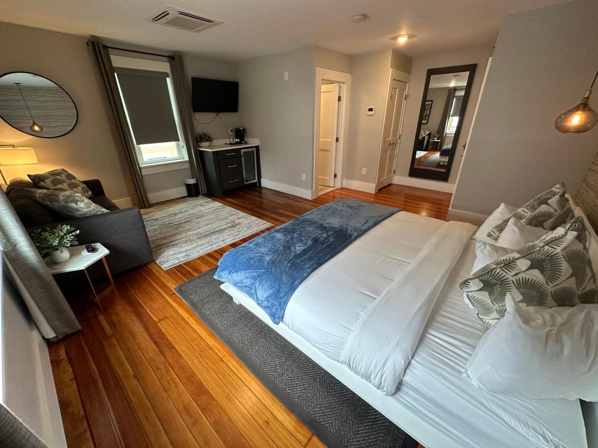 Entire Modern 7 Unit 7 Bath Boutique Inn نيوبورت المظهر الخارجي الصورة
