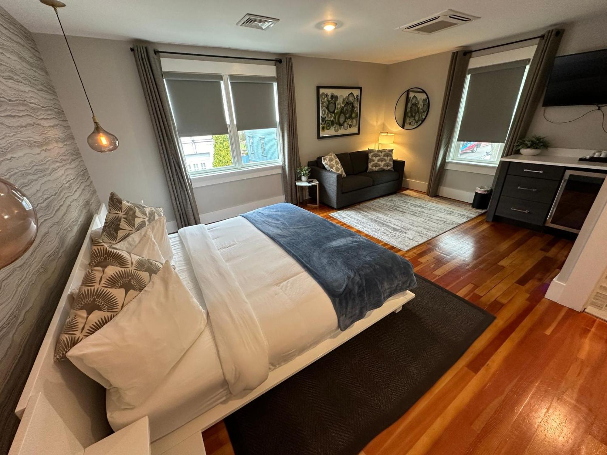 Entire Modern 7 Unit 7 Bath Boutique Inn نيوبورت المظهر الخارجي الصورة