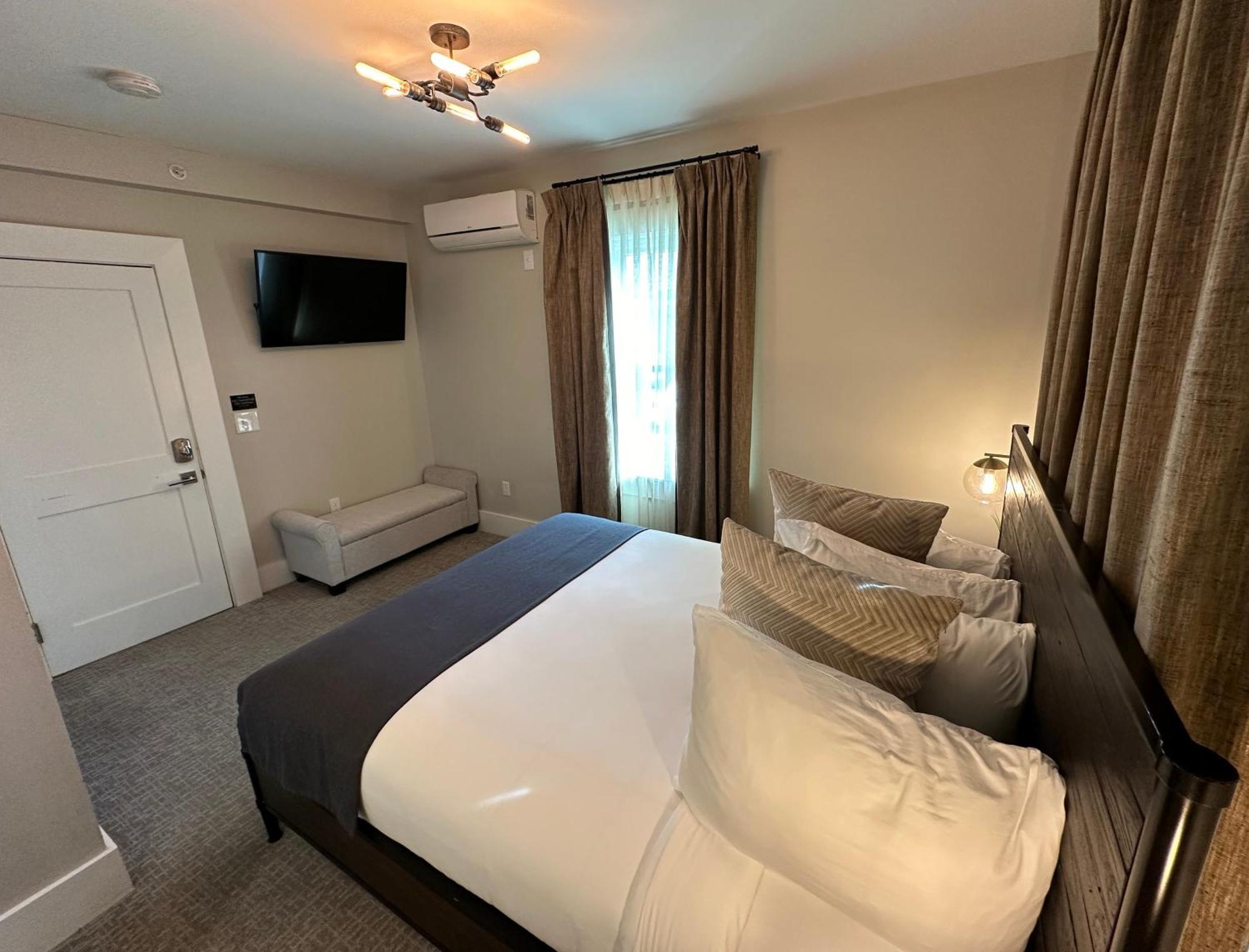Entire Modern 7 Unit 7 Bath Boutique Inn نيوبورت المظهر الخارجي الصورة