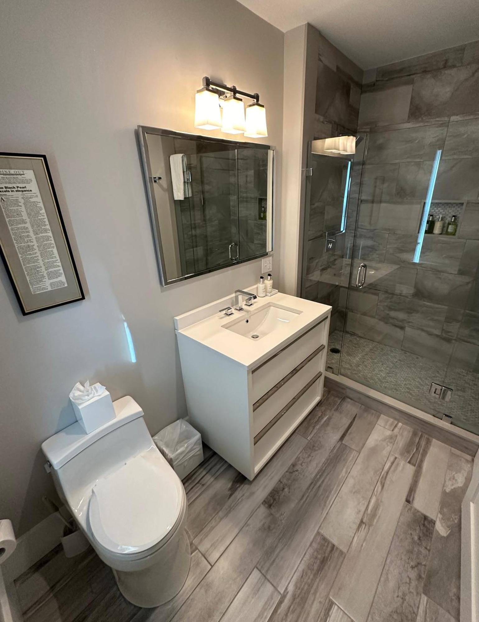 Entire Modern 7 Unit 7 Bath Boutique Inn نيوبورت المظهر الخارجي الصورة