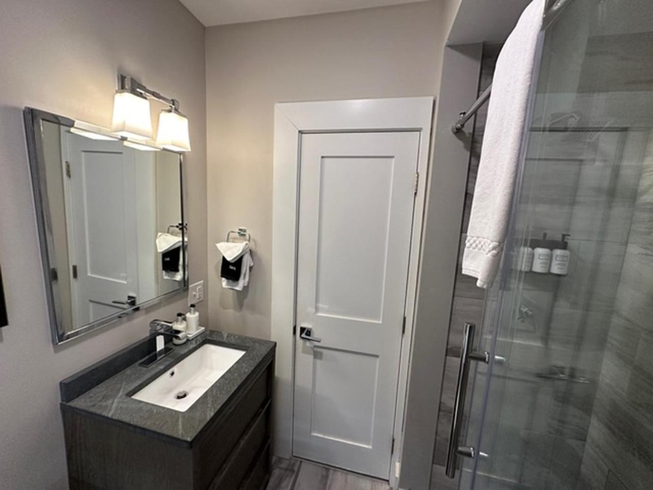 Entire Modern 7 Unit 7 Bath Boutique Inn نيوبورت المظهر الخارجي الصورة